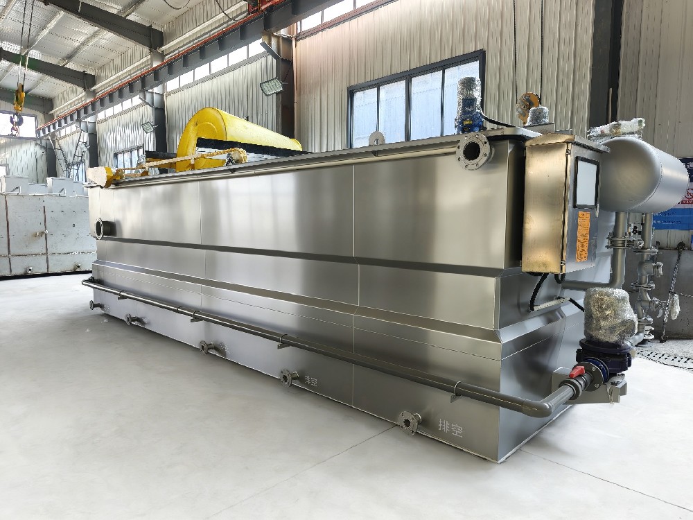 氣浮機(jī)在塑料清洗廢水除雜中的應(yīng)用要點(diǎn)